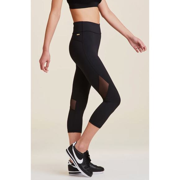 ALALA Black Mesh Panel Capri 21" Leggings Reflective Low Rise Zip Pocket XS - Picture 1 of 10